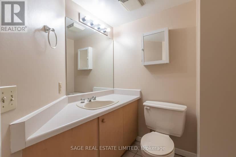 302 - 25 George Street — photo 19 of 40