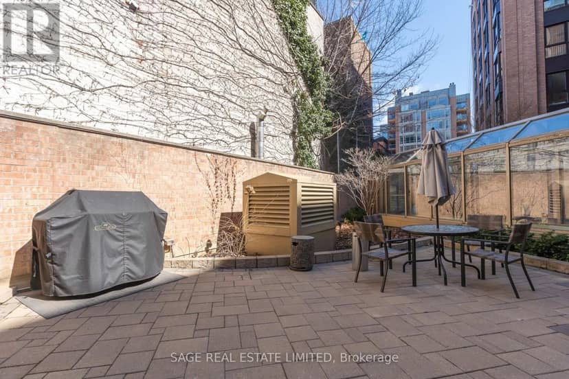 302 - 25 George Street — photo 37 of 40
