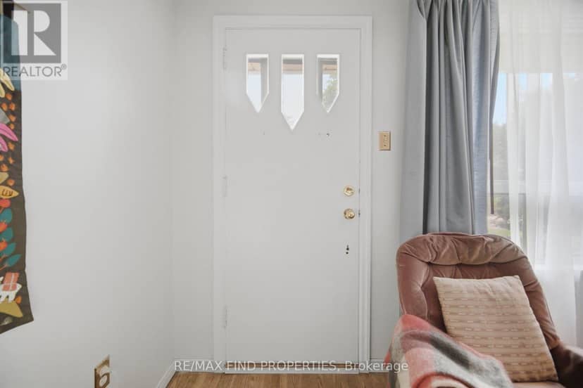 36 Pinegrove Avenue — photo 7 of 35
