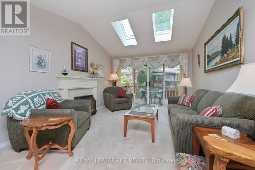 7 Dell Arbor Crescent — photo 12 of 30