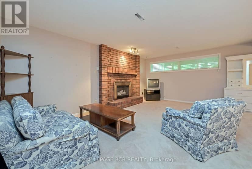 7 Dell Arbor Crescent — photo 19 of 30