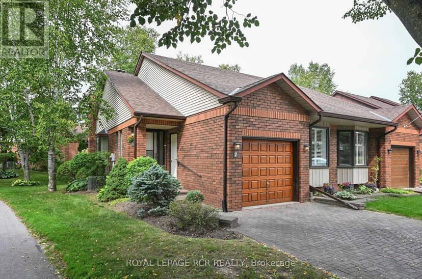 7 Dell Arbor Crescent — photo 2 of 30