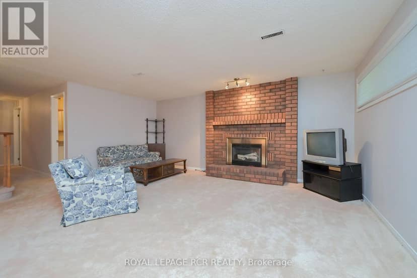 7 Dell Arbor Crescent — photo 20 of 30