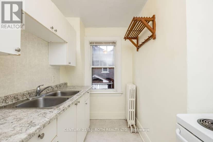 102 West Street N — photo 10 of 24