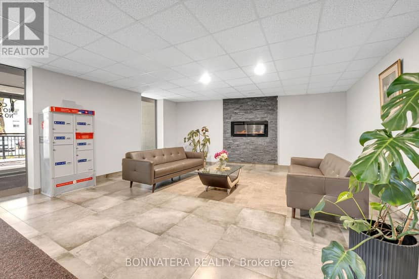 905 - 3065 Queen Frederica Drive, Mississauga, photo 3