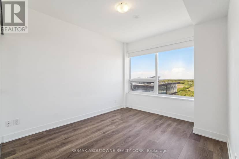 1605 - 297 Oak Walk Drive — photo 15 of 27