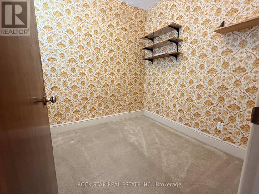 358 Barton Street E — photo 11 of 30