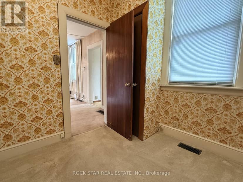 358 Barton Street E — photo 12 of 30