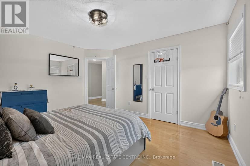 24 Brookhaven Crescent — photo 29 of 40