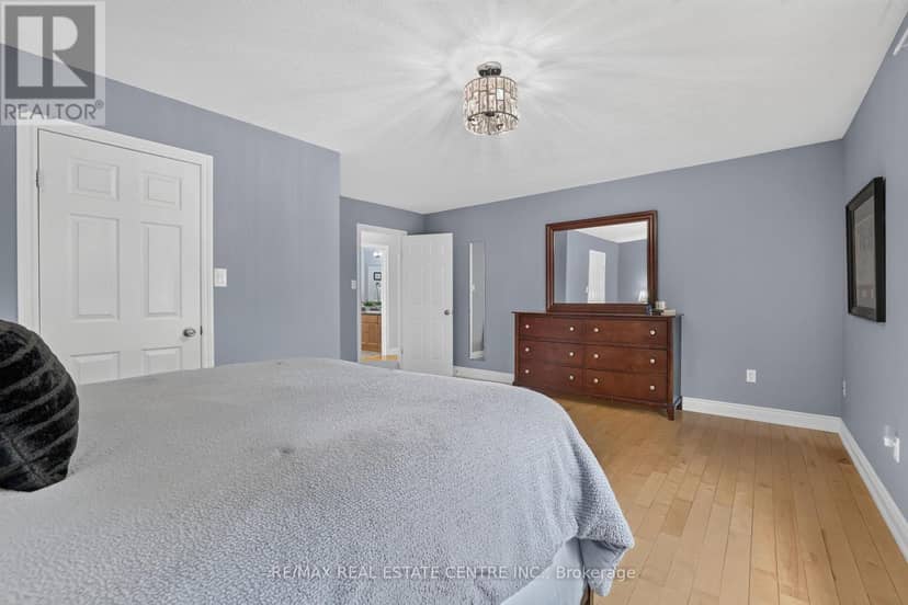 24 Brookhaven Crescent — photo 31 of 40