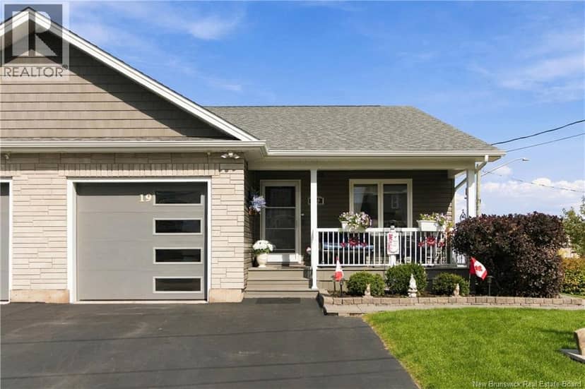 19 Satleville Crescent — photo 1 of 40