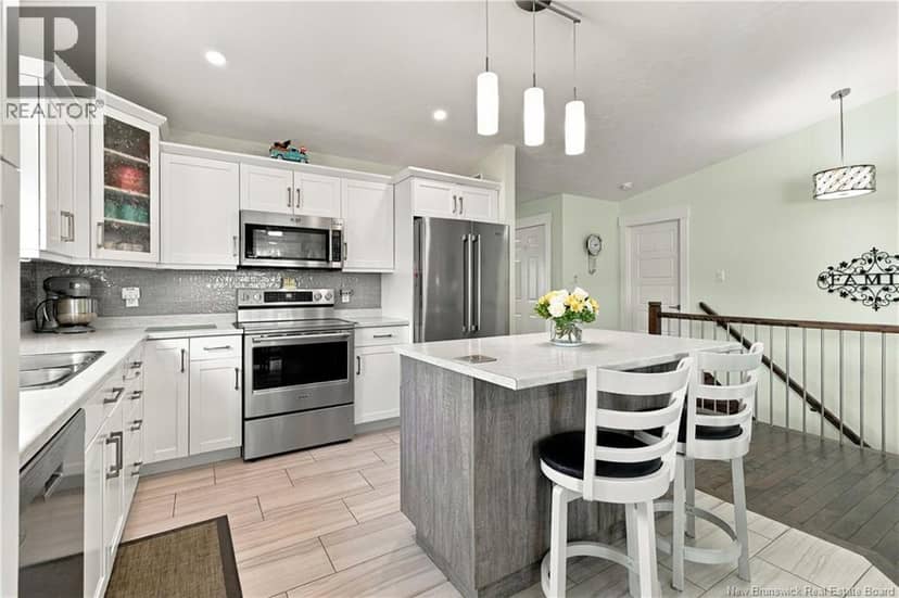 19 Satleville Crescent — photo 10 of 40