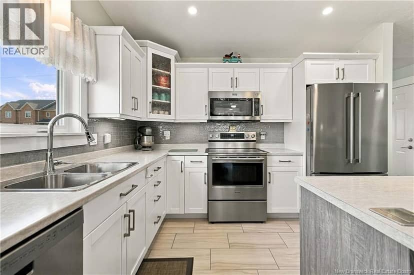 19 Satleville Crescent — photo 11 of 40