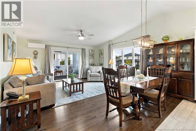 19 Satleville Crescent — photo 13 of 40