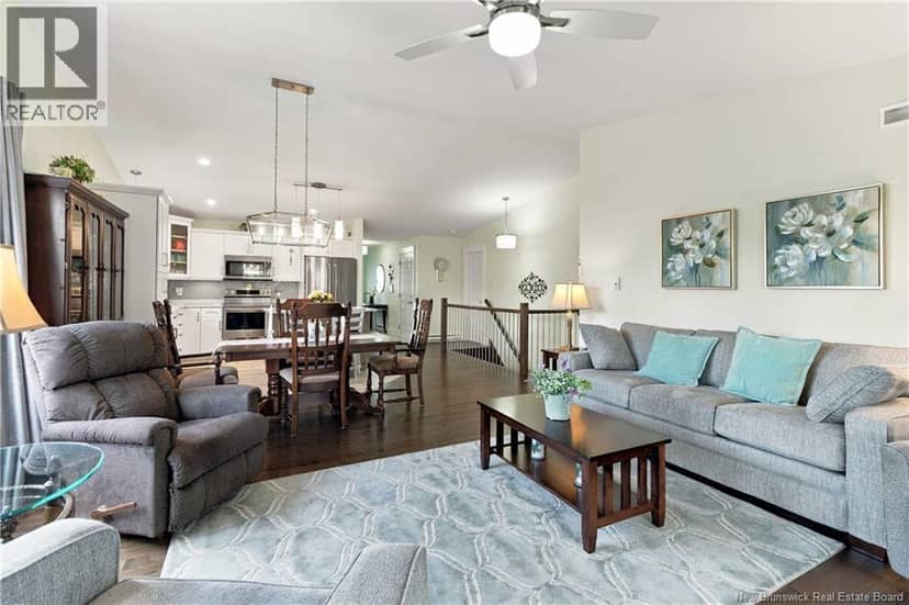 19 Satleville Crescent — photo 17 of 40