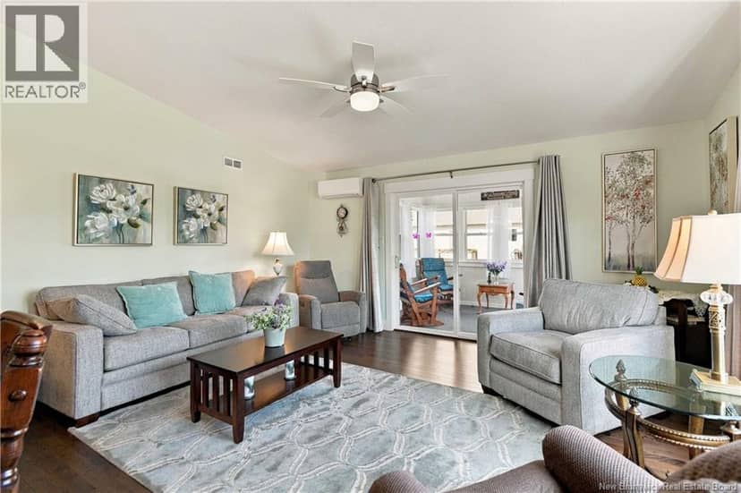 19 Satleville Crescent — photo 19 of 40