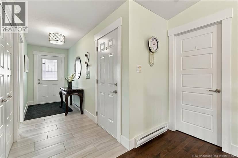 19 Satleville Crescent — photo 3 of 40