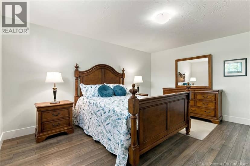 19 Satleville Crescent — photo 35 of 40