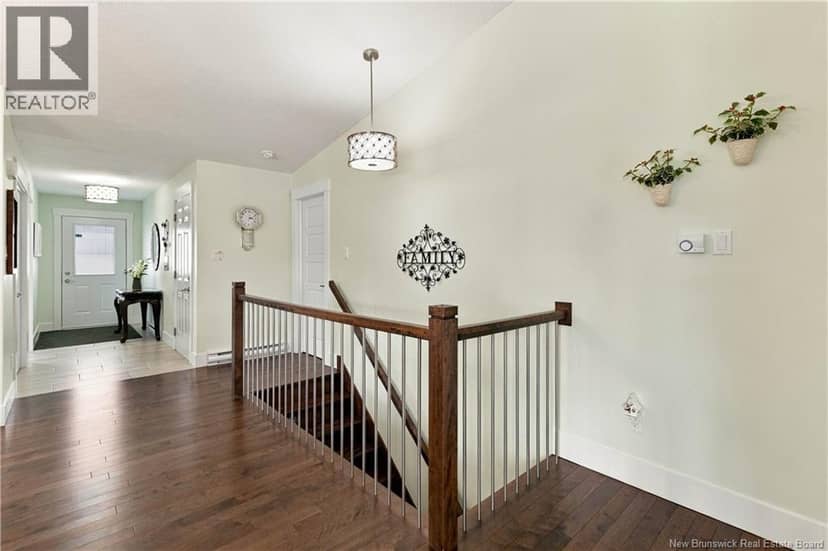19 Satleville Crescent — photo 5 of 40