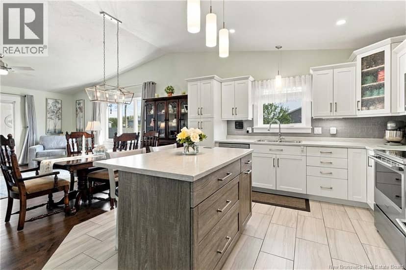 19 Satleville Crescent — photo 7 of 40