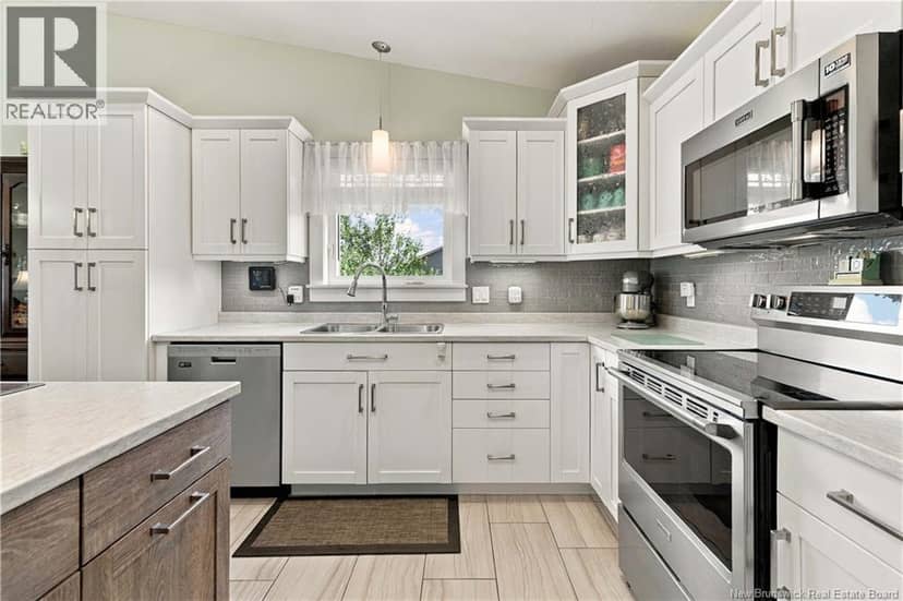 19 Satleville Crescent — photo 8 of 40