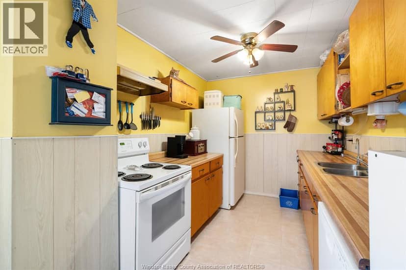 1052 Felix AVENUE — photo 16 of 40