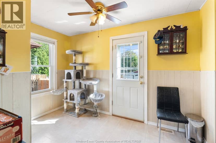 1052 Felix AVENUE — photo 19 of 40