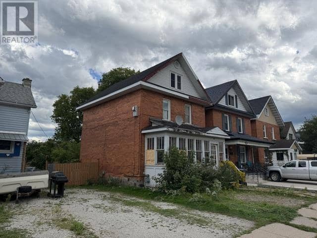 246 St James ST — photo 2 of 21