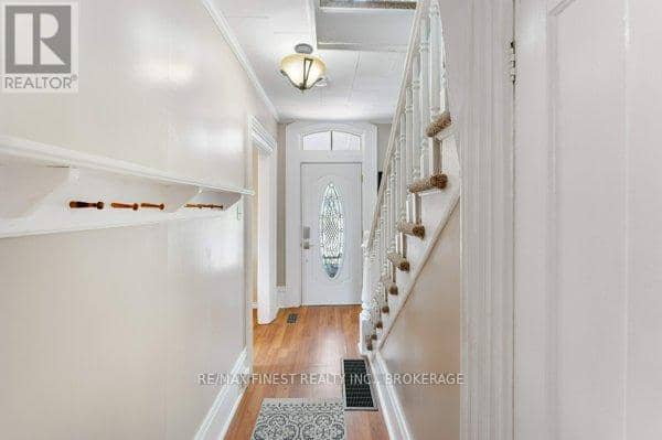 30 King Street — photo 6 of 37