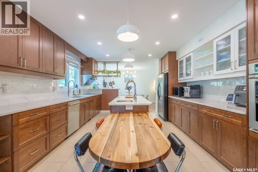 127 Rogers ROAD — photo 11 of 40