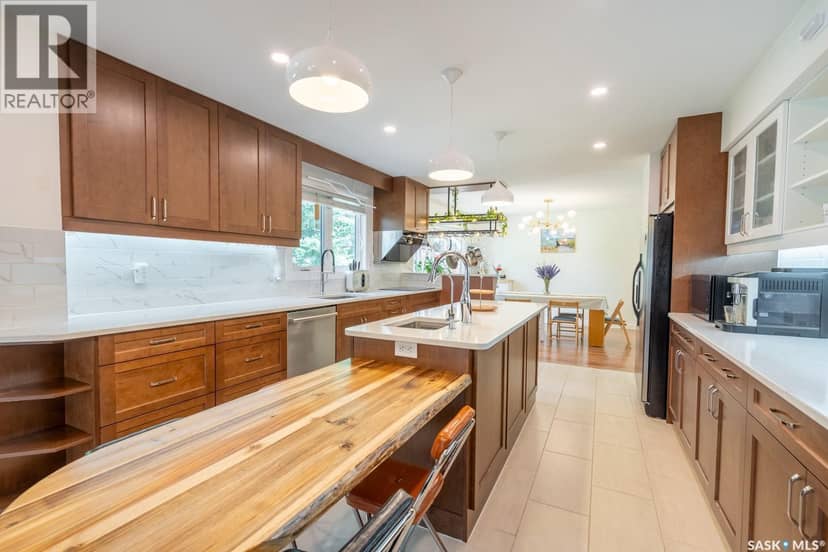 127 Rogers ROAD — photo 13 of 40