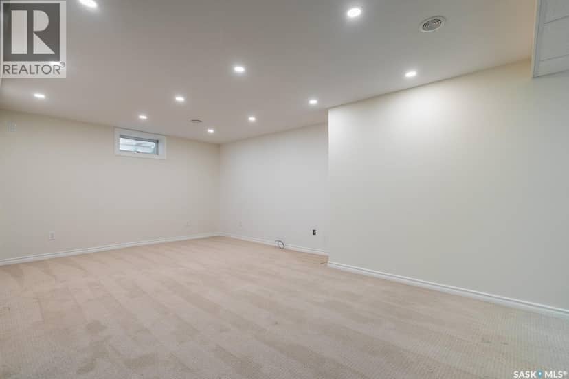 127 Rogers ROAD — photo 34 of 40