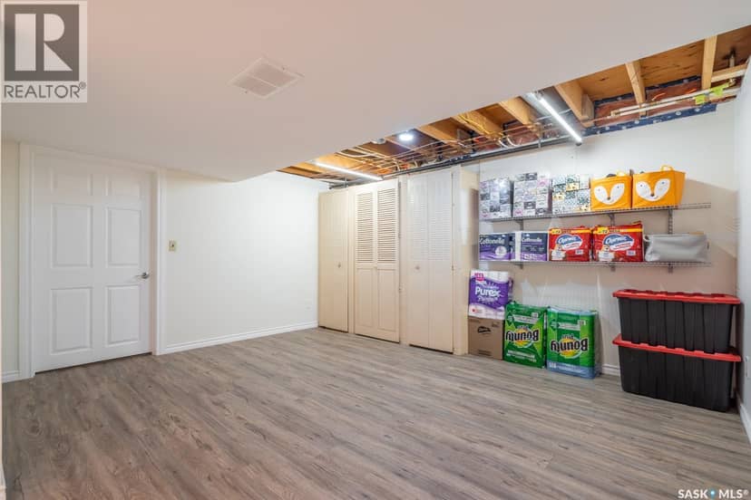 127 Rogers ROAD — photo 35 of 40