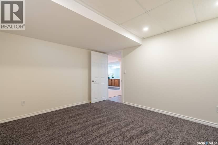 127 Rogers ROAD — photo 37 of 40