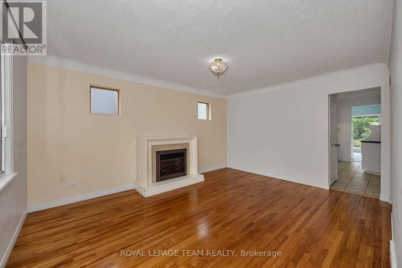 658 Tweedsmuir Avenue — photo 10 of 40