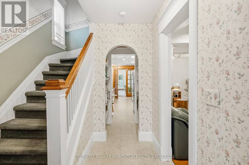 3973 St Peter Avenue — photo 5 of 39