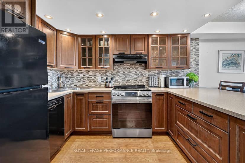 403 - 1440 Heron Road — photo 14 of 26