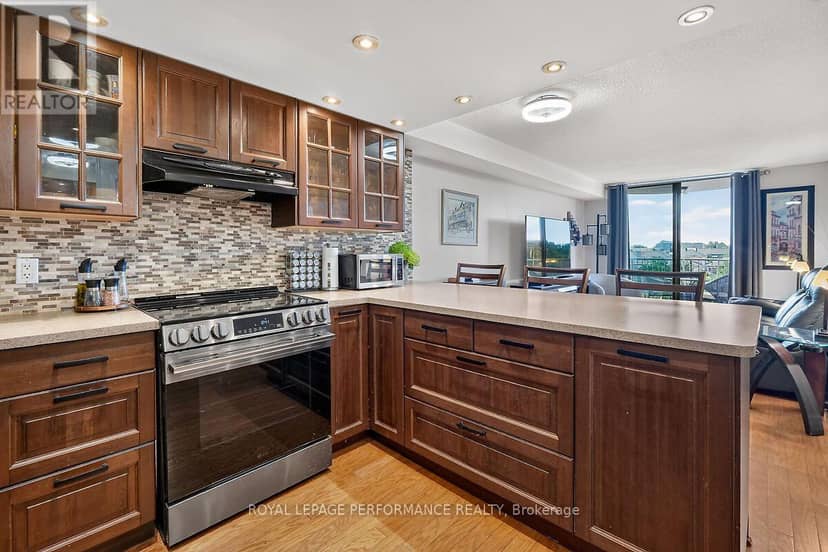 403 - 1440 Heron Road — photo 12 of 26