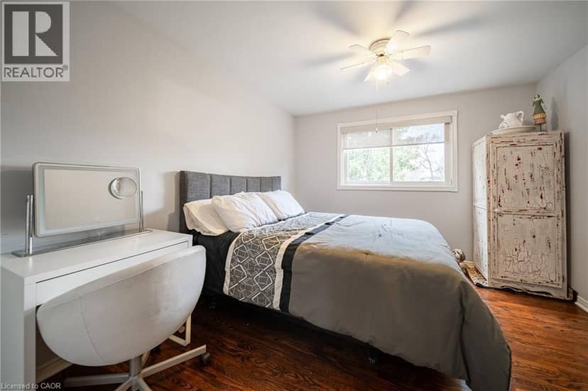 557 TRAFFORD Crescent — photo 17 of 27