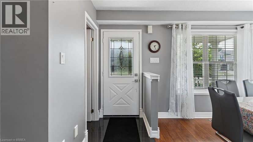 124 OSBORN Avenue — photo 5 of 33