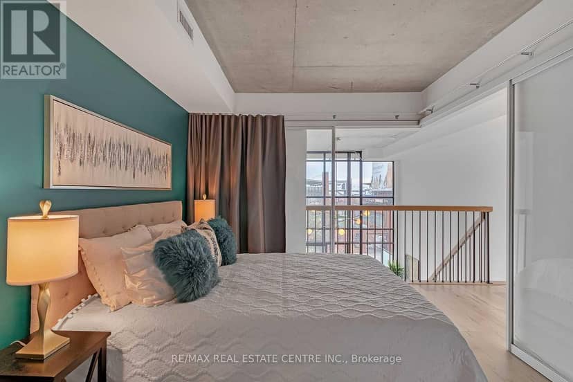 407 - 5 Hanna Avenue — photo 25 of 39