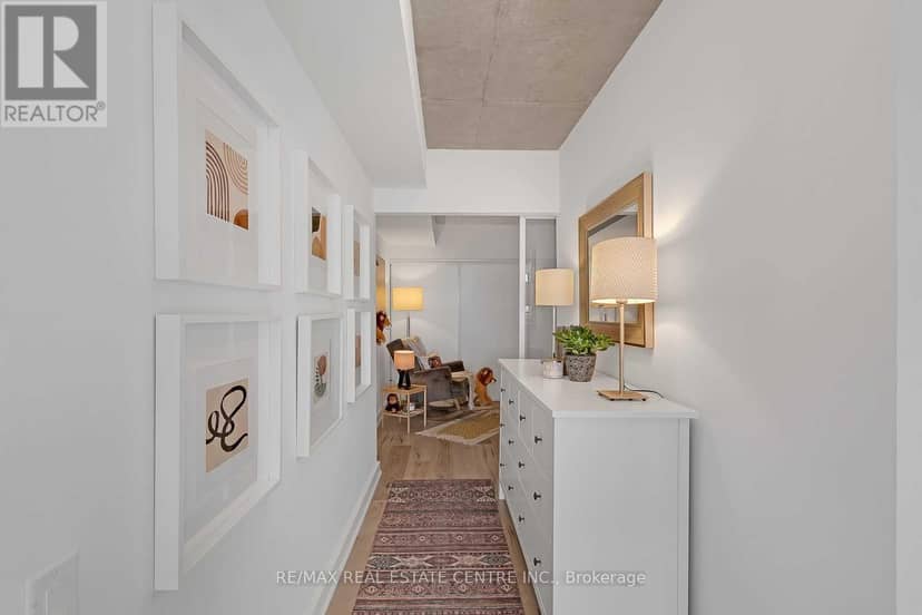 407 - 5 Hanna Avenue — photo 30 of 39