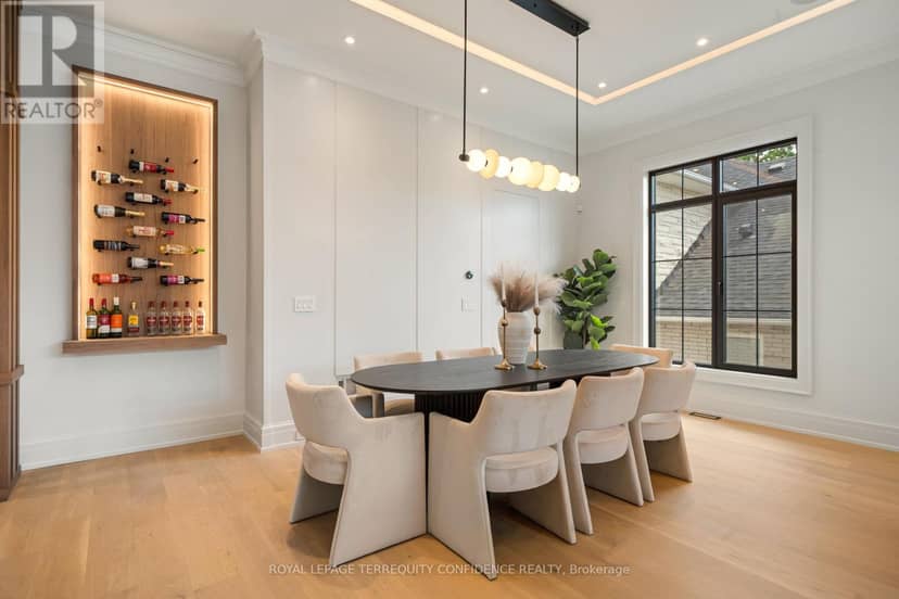 272 Horsham Avenue, Toronto, photo 4