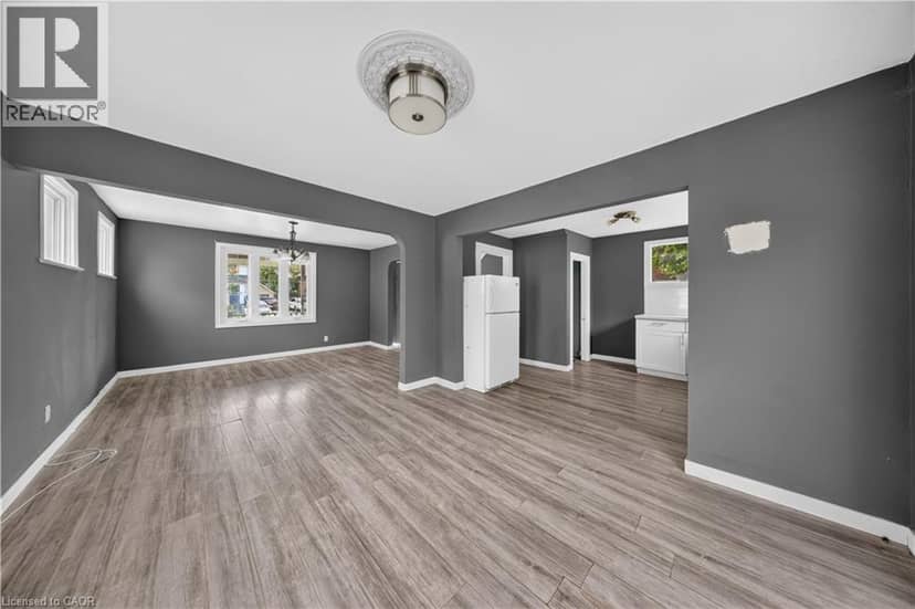 461 JOHN Street — photo 7 of 15