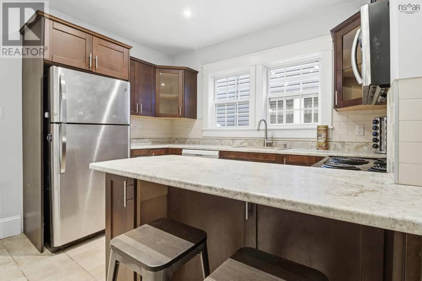 6229-6231 Allan Street, 6229-6231 Allan Street — photo 11 of 29