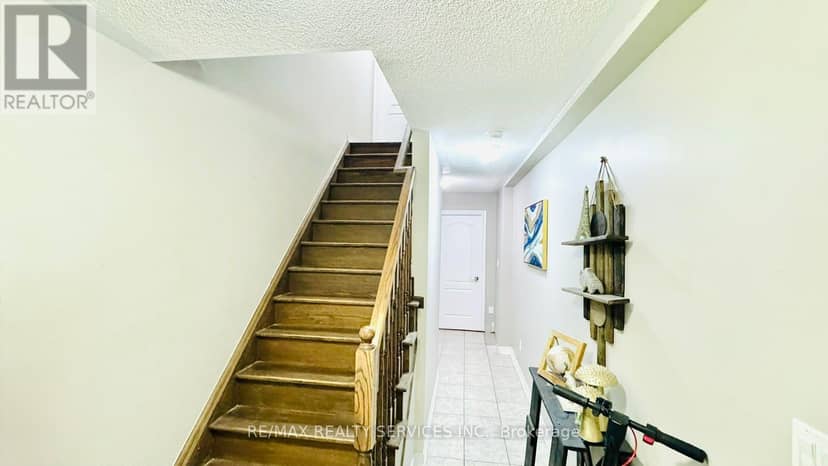 8 Rabbit Run Way, Brampton, photo 4