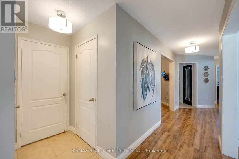 7 Banington Crescent — photo 5 of 34