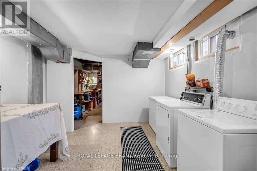 18 Kingsmount Crescent — photo 30 of 39