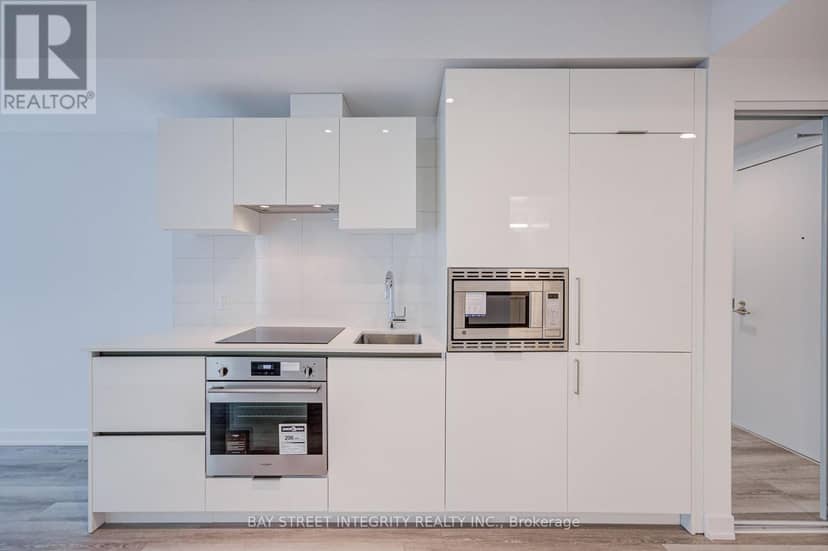 2907 - 238 Simcoe Street — photo 7 of 38