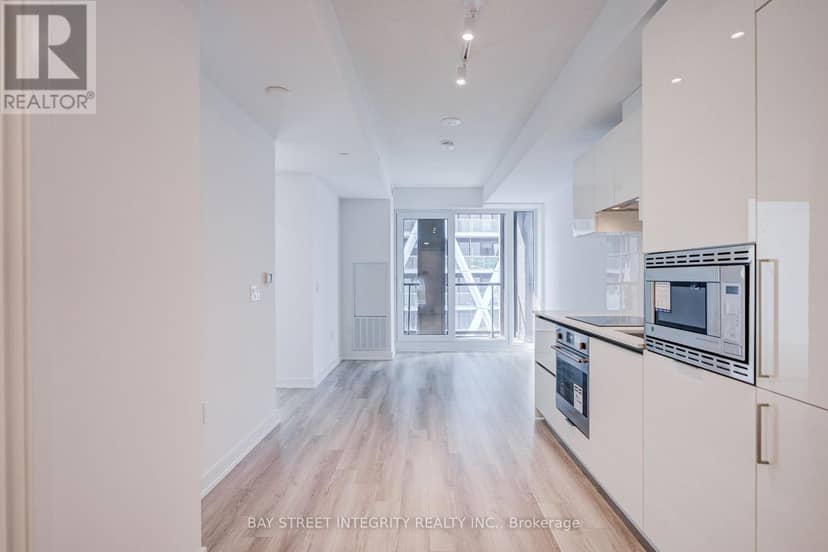 2907 - 238 Simcoe Street — photo 8 of 38